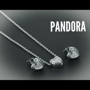 Pandora , toda mercancía es por pedido